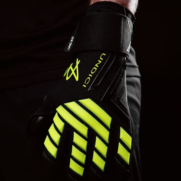 Soccer Gloves - Image 2