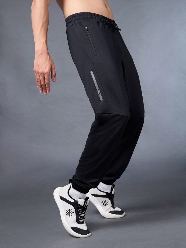 Men_s-Run-Extra-Mile-Black-Joggers