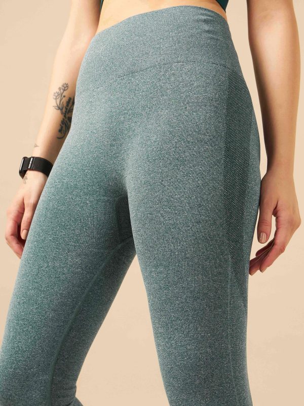 Women_s-Seamless-Curve-Leggings - Image 5