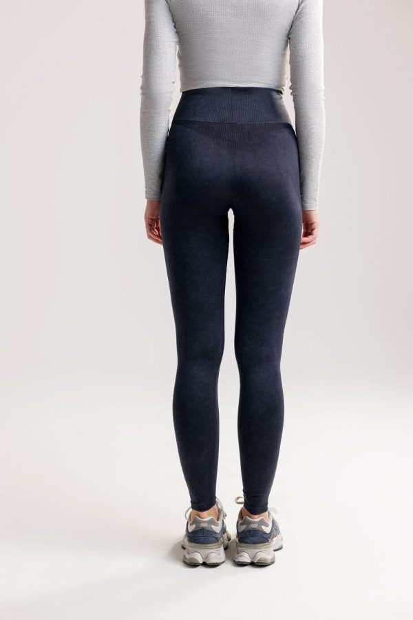 Women_s-knitted-leggings-fitted-black - Image 2